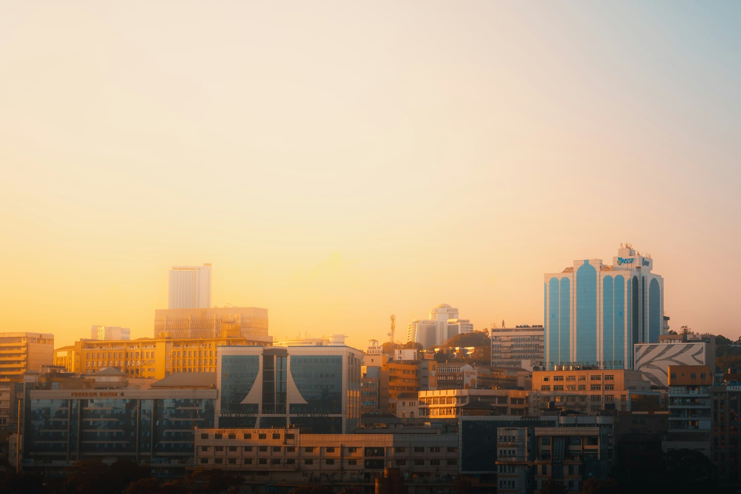 Mandhari ya Kampala jioni